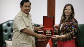 Menteri Pertahanan (Menhan) Prabowo Subianto Bertemu Dubes Hongaria Lilla Karsay Bahas Kerja Sama Transfer Teknologi pertahanan. (Dok. Kemhan.go.id)

