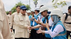 Presiden RI Prabowo Subianto saat meresmikan 37 proyek ketenagalistrikan nasional yang tersebar di 18 provinsi. (Dok. Tim Media Prabowo)