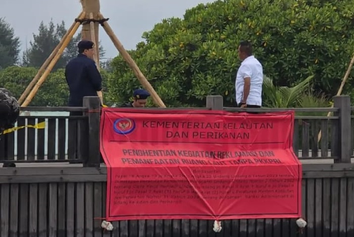 Dugaan pelanggaran pemanfaatan ruang laut oleh PT TRPN di Bekasi. (instagram.com @doniismantodarwin)