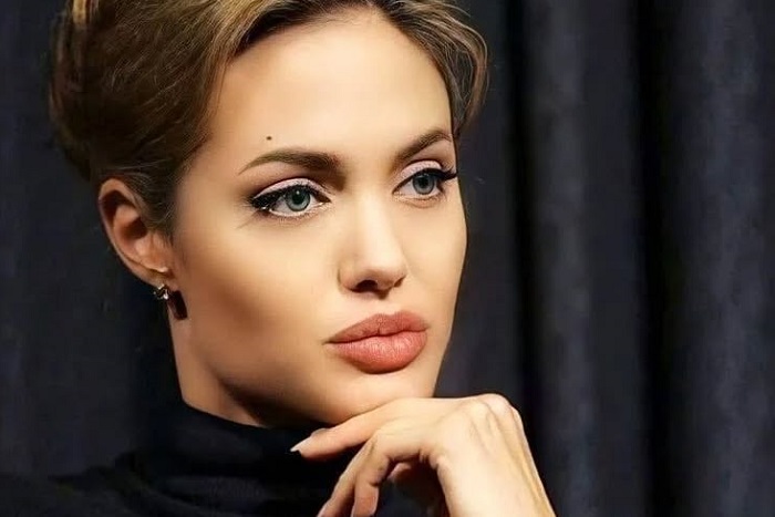Aktris kenamaan dunia, Angelina Jolie. (Instagram.com @angelina_jolie.fans_)