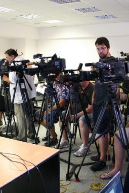 Cara Efektif Mengundang Jurnalis Ekonomi Agar Acara Liputan Berhasil